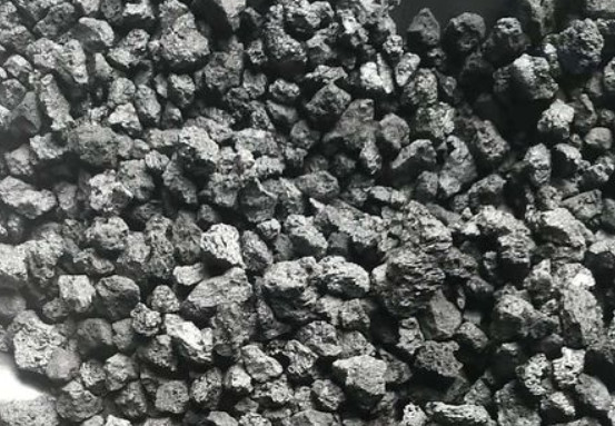دانه های شکل دانه کک سوخت مواد معدنی 1300 ~ 1400 C دمای کار